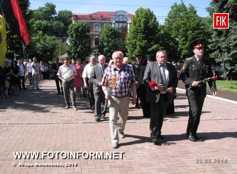 Сегодня, 22 мая, возле памятника Шевченко состоялся митинг по случаю 153-й годовщины перезахоронения праха Т.Г. Шевченко.