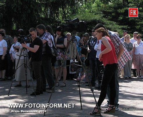 Сегодня, 22 мая, возле памятника Шевченко состоялся митинг по случаю 153-й годовщины перезахоронения праха Т.Г. Шевченко.