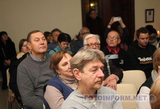 У Кропивницькому відкрили виставку Юрія Касьянова