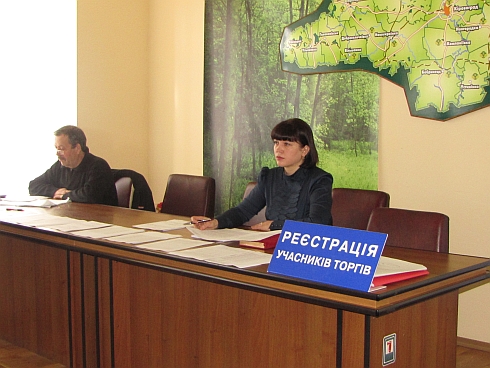 В Кировограде продавали необработанную древесину (ФОТО)