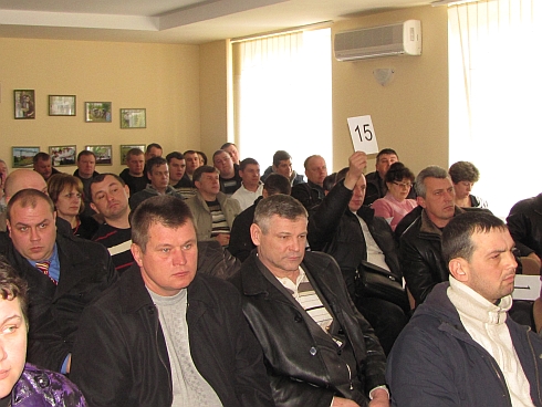 В Кировограде продавали необработанную древесину (ФОТО)