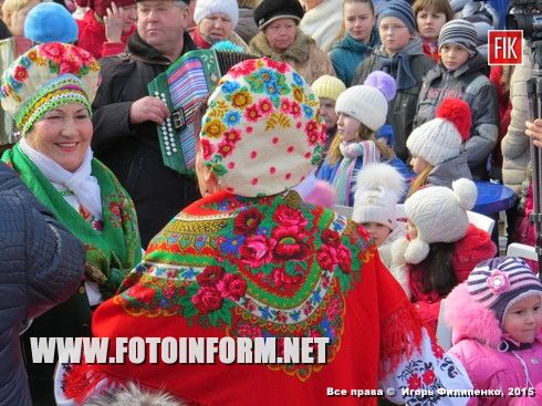В Кировограде прошли массовые гулянья (фоторепортаж)