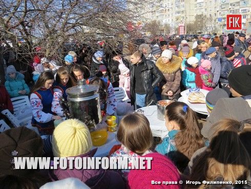 В Кировограде прошли массовые гулянья (фоторепортаж)