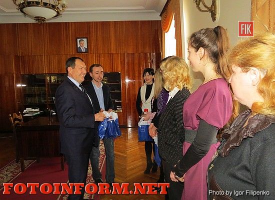 Кировоград: мэр вручил печати и штампы инспекторам, Андрей Райкович, Лейбенко, кировоградский городской совет, фото игоря Филипенко