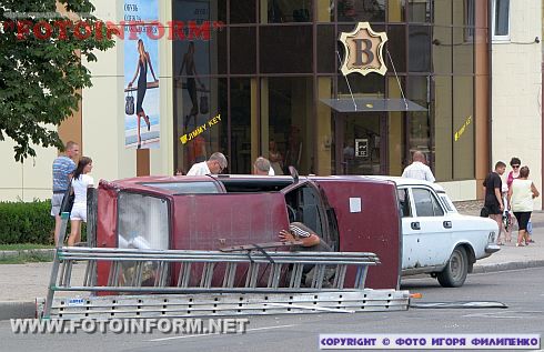 Авария в центре Кировограда (фоторепортаж)