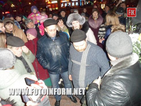 Кировоградцы встречали и благодарили бойцов, кировоградские новости, новости кировограда, площадь героев майдана