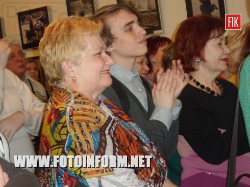 Вчера, 3 марта, владелец Кировоградской галерее «Елисаветград» Николай Цуканов выступил в новом амплуа, представив свои фотоработы в экспозиции, под названием «Так умеет каждый».