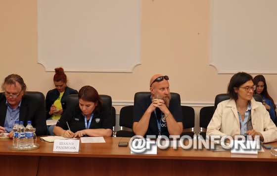 Сьогодні, 9 вересня, під час робочої зустрічі із Послом Швеції в Україні Тобіасом Тибергом і гуманітарним координатором ООН Деніз Браун начальник ОВА Андрій Райкович детально поінформував про те, якої допомоги нині, під час жорстокої війни, потребує Кіровоградщина.