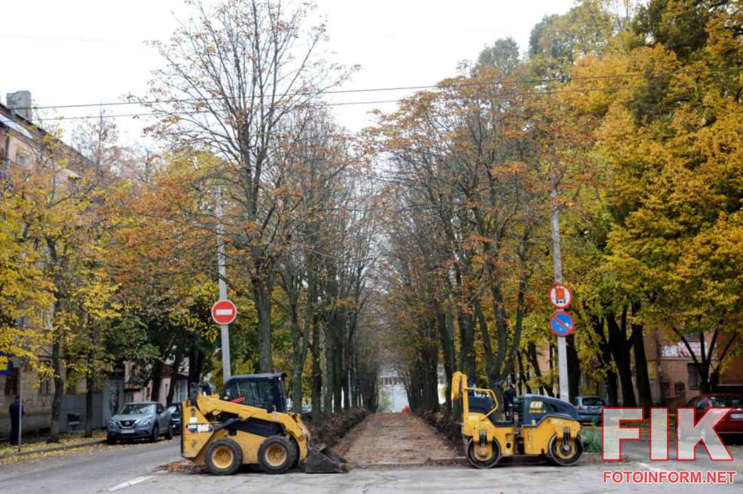 Будівельні роботи з облаштування Алеї Героїв на Студентському бульварі у Кропивницькому