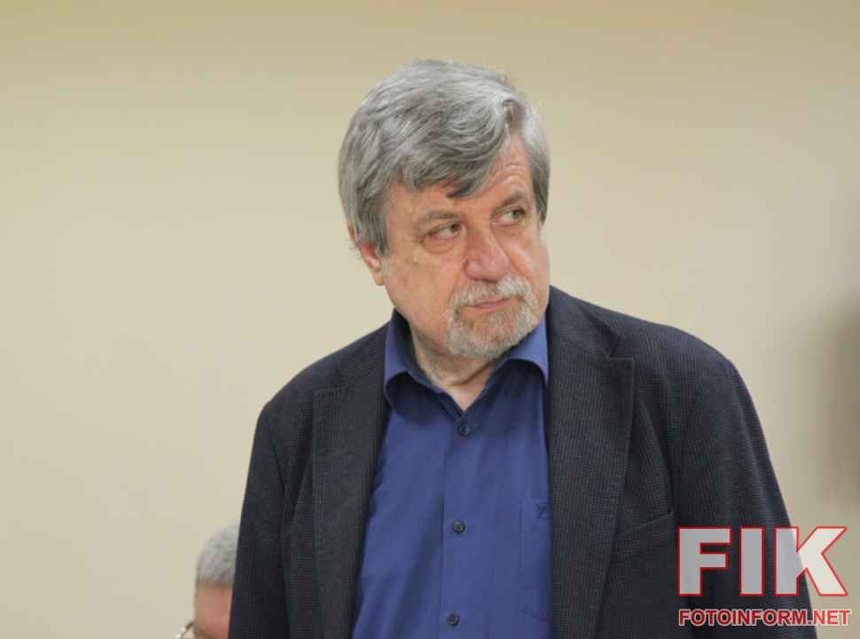 Кінокритик та лауреат Шевченківської премії Сергій Тримбач під час виступу у Кропивницькому , фото Ігоря Філіпенка
