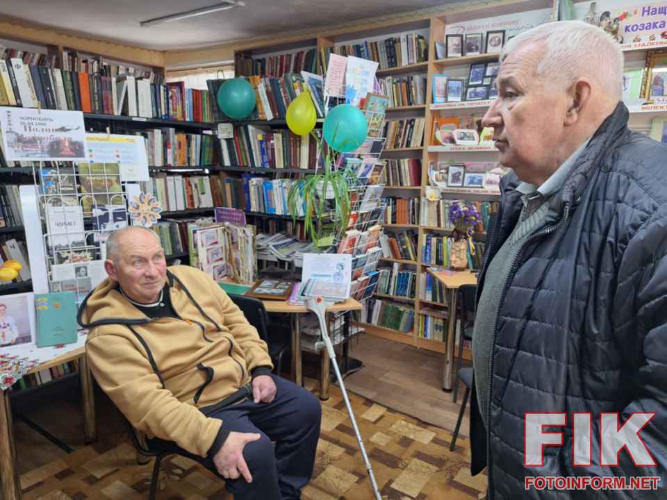 Зустріч з ліквідатором аварії на ЧАЕС Олександром Недільком у бібліотеці до 40-річчя Чорнобиля.