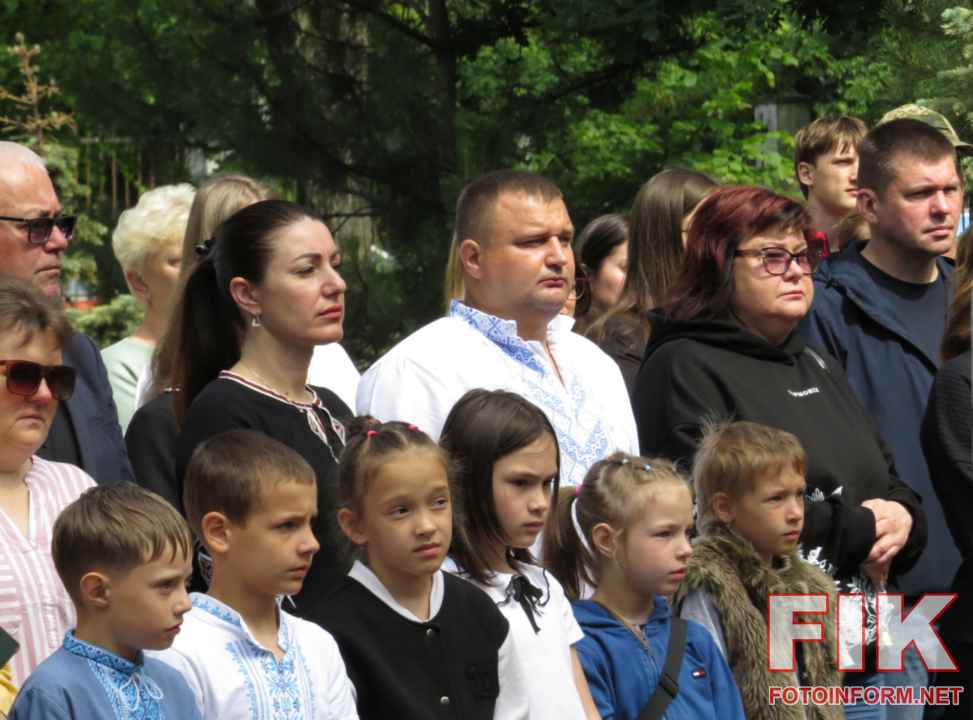 Акція Голоси дітей у Кропивницькому біля Храму Успіння Пресвятої Богородиці ПЦУ, 4 червня.