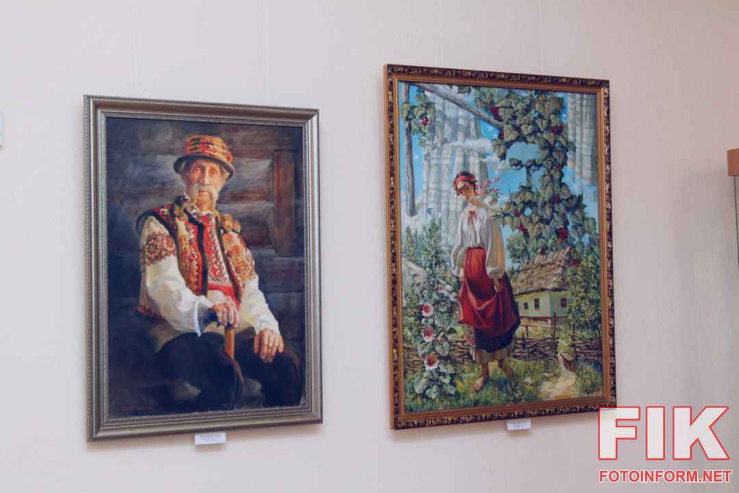 Сучасна виставка вишивки та українського живопису Охапкіна і Полонського в музеї