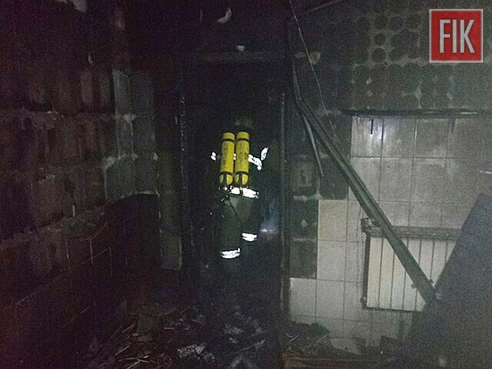 2 лютого о 15:09 до Служби порятунку «101» надійшло повідомлення про пожежу в квартирі житлового будинку на вул. С. Руданського у м. Гайворон. По прибуттю на місце події було встановлено, що горять речі домашнього вжитку на площі 12 м2 одній із кімнат квартири у триквартирному житловому будинку. 