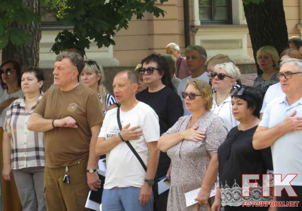 Урочисте покладання квітів до пам'ятника Марку Кропивницькому у Кропивницькому з нагоди 10-річчя перейменування міста., фото Ігоря Філіпенка