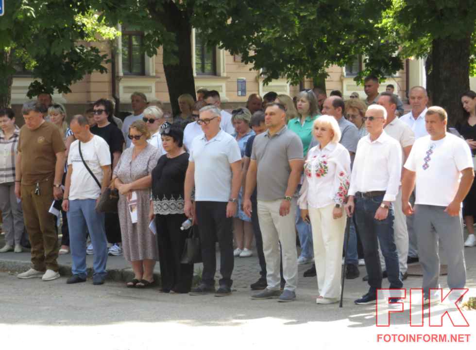 Урочисте покладання квітів до пам'ятника Марку Кропивницькому у Кропивницькому з нагоди 10-річчя перейменування міста., фото Ігоря Філіпенка