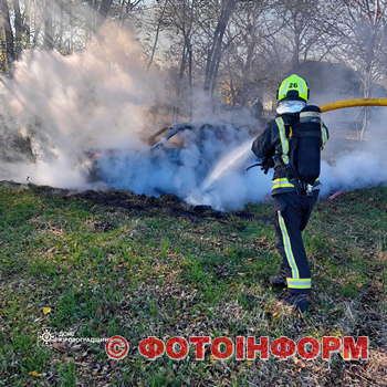 На Кіровоградщині горіли легковий автомобіль та житловий будинок (ФОТО)