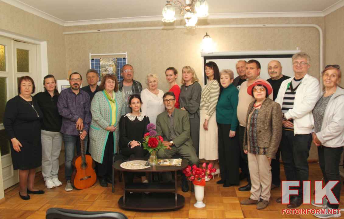 Гості та учасники акції Нові обличчя обласної організації НСПУ у Кропивницькому