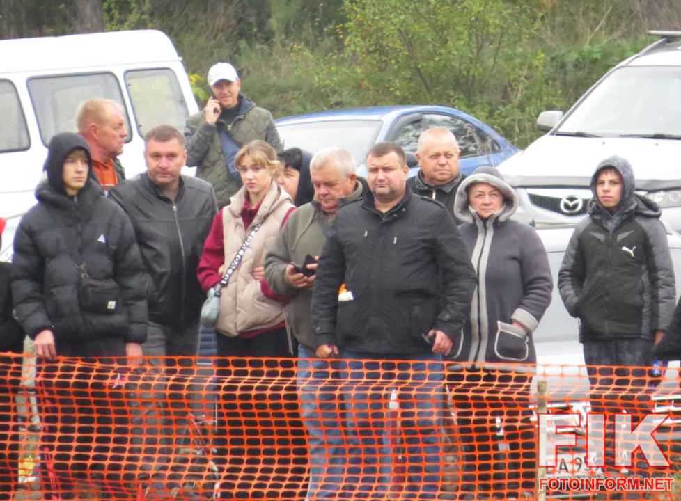 Змагання з мотокросу на трасі Завадівка у Кропивницькому 24 жовтня, фото Ігоря Філіпенка