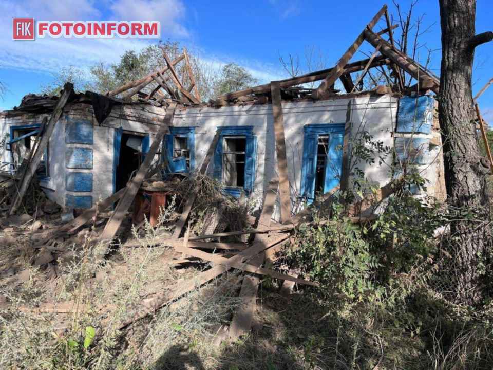 пошкоджений житловий будинок в Олександрійському районі Кіровоградської області після ворожої атаки