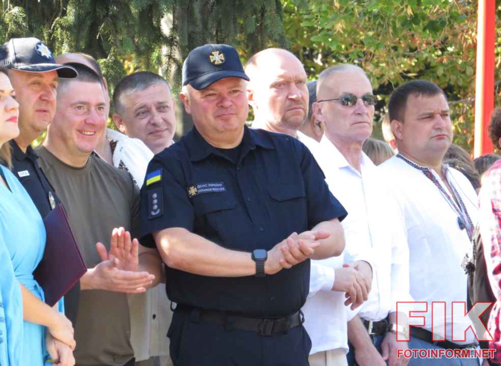 У Кропивницькому біля пам’ятника Шевченку пройшли урочистості до 35-ї річниці Незалежності, фото Ігоря Філіпенка