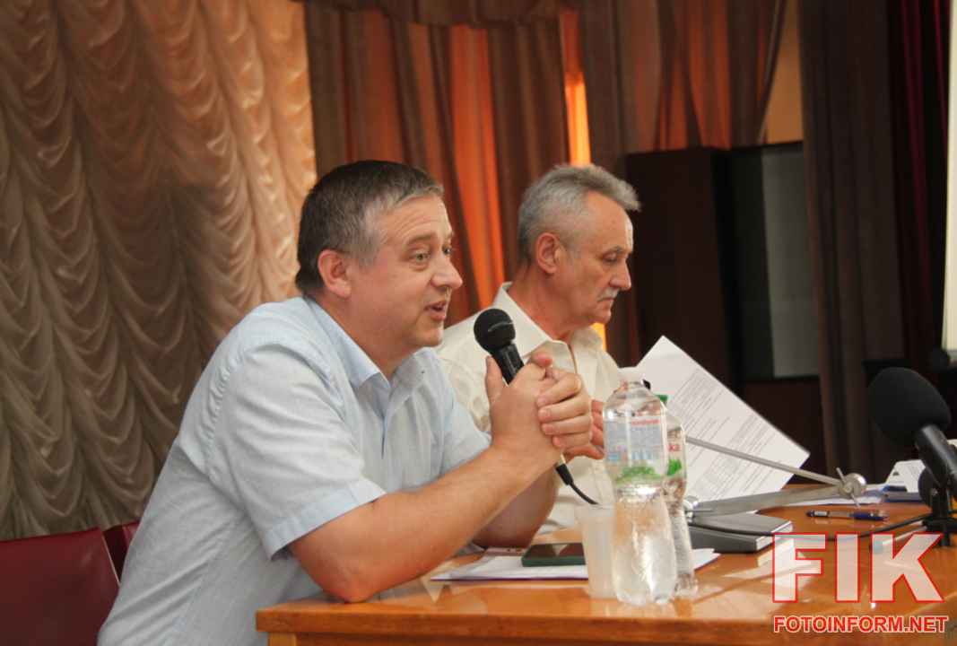 Відбулися громадські слухання щодо перегляду тарифів на проїзд в автобусах та тролейбусах КП «Електротранс», фото Ігоря Філіпенка
