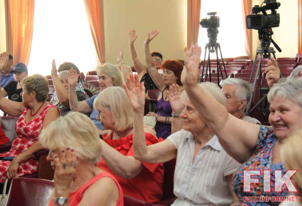 Відбулися громадські слухання щодо перегляду тарифів на проїзд в автобусах та тролейбусах КП «Електротранс», фото Ігоря Філіпенка