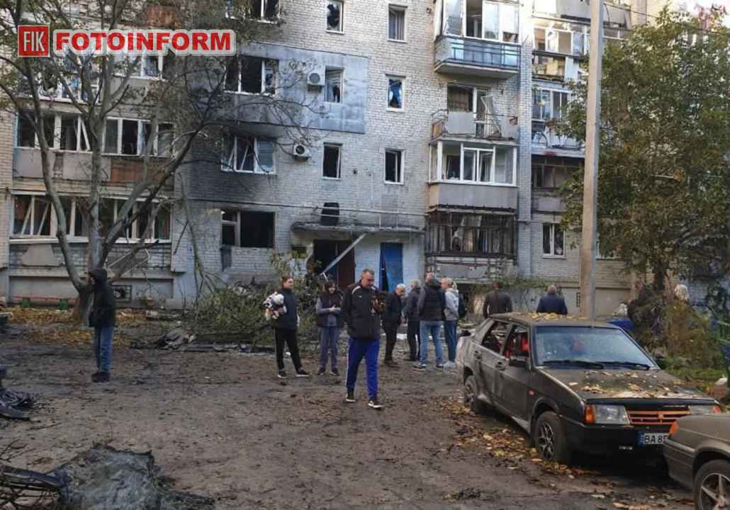 Ліквідація наслідків повітряного удару по цивільній інфраструктурі у Кропивницькому