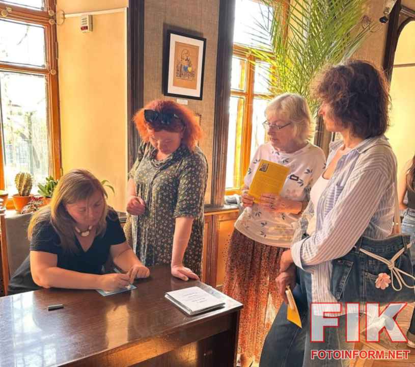 Відкриття персональної виставки графіки Оксани Самійленко РІДНЕ у музеї Осмьоркіна у Кропивницькому
