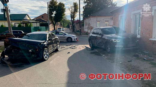 У Кропивницькому іномарка в'їхала в приватний будинок (ФОТО)