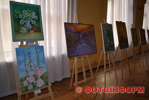 У Кропивницькому відкрили виставку «Тиша, що розквітає» (ФОТО)