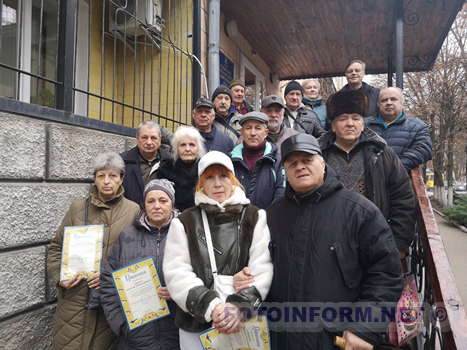 активну участь у соціальному захисті громадян, які постраждали внаслідок Чорнобильської катастрофи, та з нагоди Дня вшанування учасників ліквідації наслідків аварії на Чорнобильській АЕС: Грамотою Подільської районної у місті Кропивницькому ради Бондаря Василя Васильовича; Бугмія Сергія Євгенійовича; Демешка Владислава Леонідовича; Джеджину Людмилу Ласливну; Долгоєрова Володимира Григоровича; Кобець Анатолія Тимофійовича; Кошуцького Олександра Григоровича; Литовка Олега Петровича; Лозового Анатолія Леонідовича Лужняка Володимира Миколайовича; Мороза Василя Олексійовича Неділька Олександра Миколайовича; Ніколаєнка Миколу Олексійовича; Паліївца Владислава Максимовича; Переверзєва Олександра Володимировича; Постового Сергія Васильовича; Сільвестрову Світлану Костянтинівну; Сопруненко Любов Іванівну; Унтілова Валерія Миколайовича; Філіпенка Ігоря Івановича Шуляра Івана Івановича