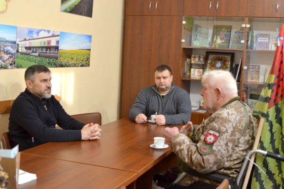 Херсонський волонтер Григорій Янченко завітав до облради у Кропивницькому