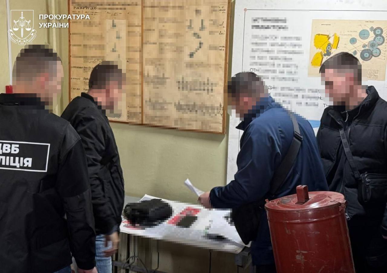Затримання викладача у Кропивницькому на отриманні хабаря, травень 2026.