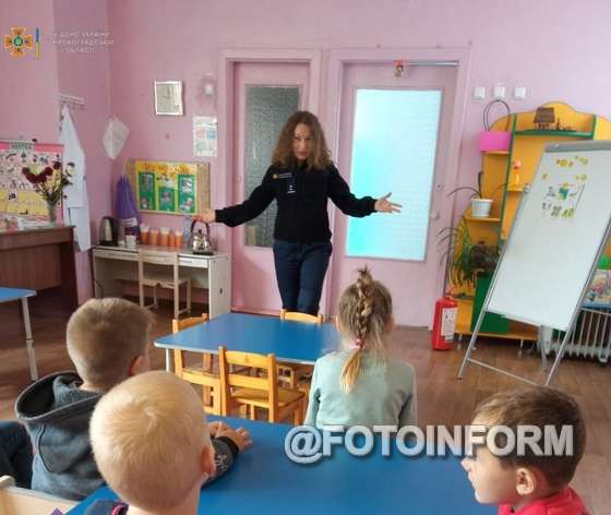 Триває просвітницький марафон з безпеки життєдіяльності в навчальних закладах.