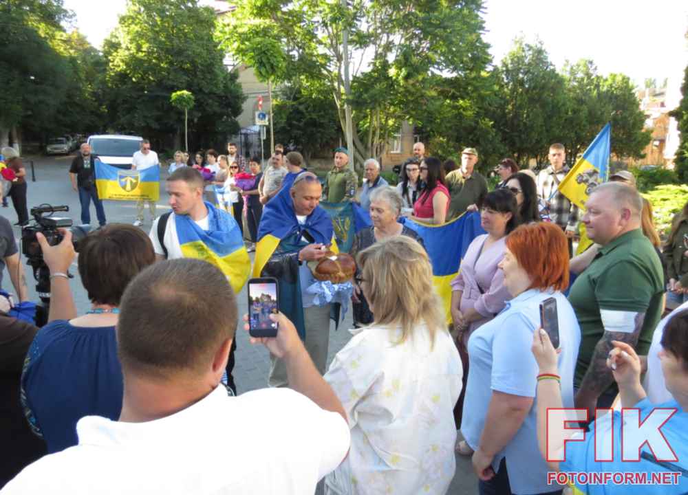 Сьогодні громада Кропивницького урочисто зустріла двох українських військовослужбовців