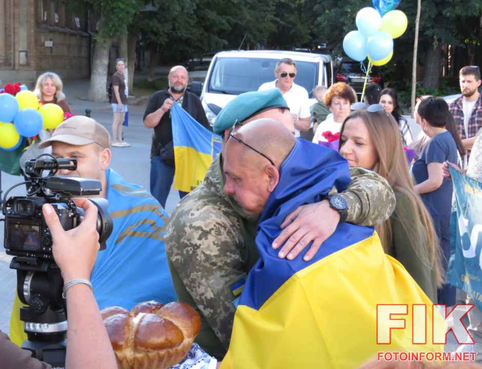 Сьогодні громада Кропивницького урочисто зустріла двох українських військовослужбовців