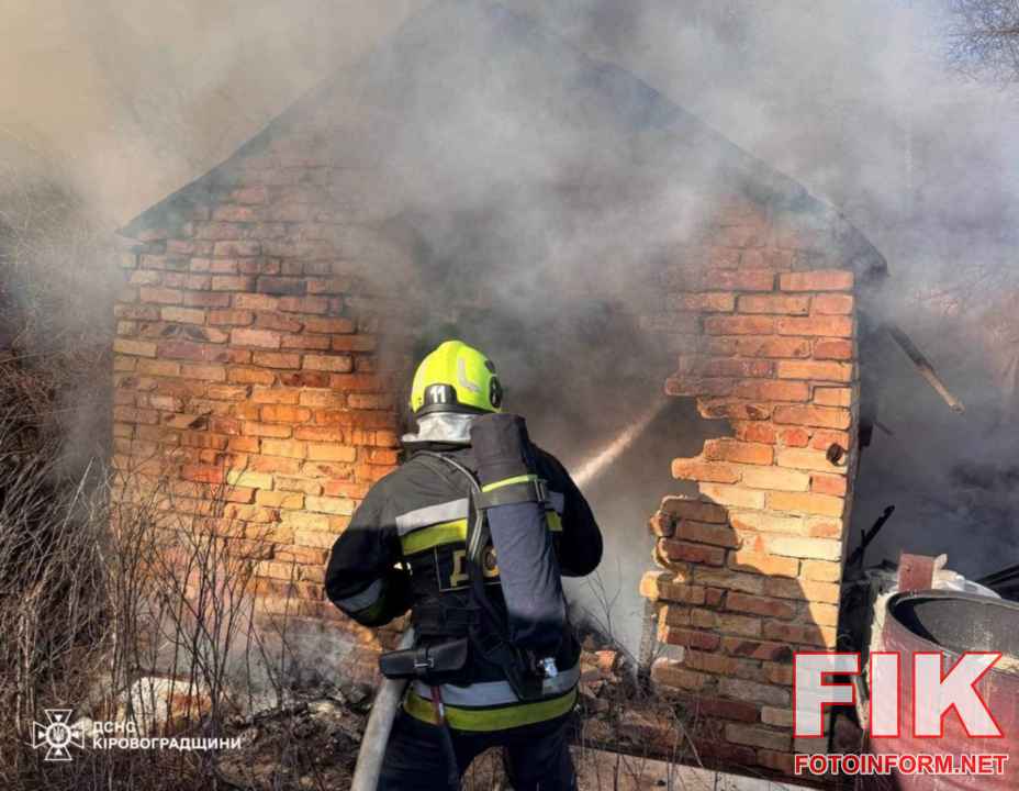 Горіли складські приміщення, гаражі, господарчі споруди