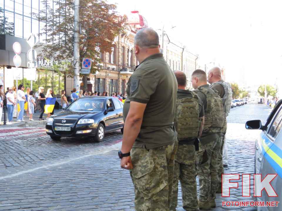 Церемонія прощання із загиблими військовослужбовцями Дмитром Димитровичем, Дмитром Ленченком та Сергієм Безлюдьком на Площі Героїв Майдану в Кропивницькому.