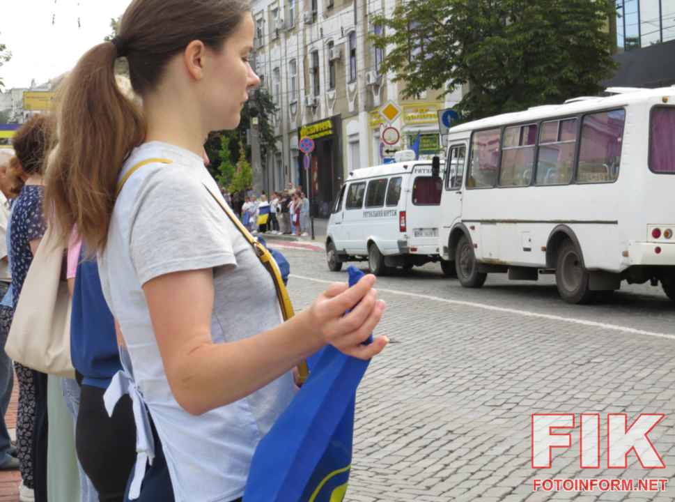 Прощання з загиблим воїном Олександром Божком у Кропивницькому біля площі Героїв Майдану