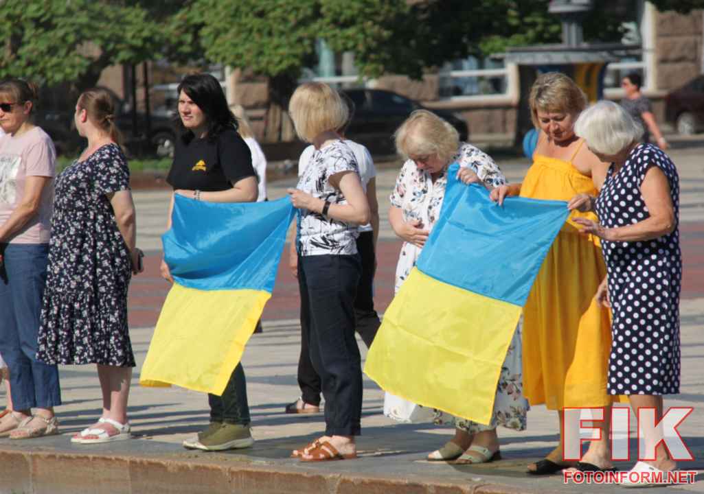 Церемонія прощання із загиблими українськими військовими на площі Героїв Майдану у Кропивницькому.