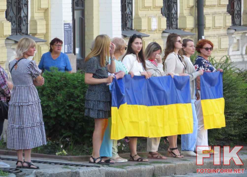Церемонія прощання із загиблими військовими Сергієм Правилом, Володимиром Редькою та Максимом Жукаріним у Кропивницькому на площі Героїв Майдану, 7 липня