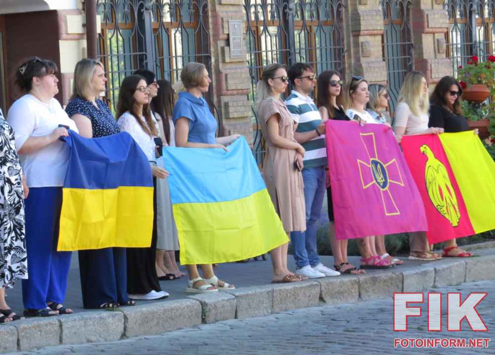 22 червня траурний кортеж із тілами полеглих бійців зупинився в центрі міста на площі Героїв Майдану.