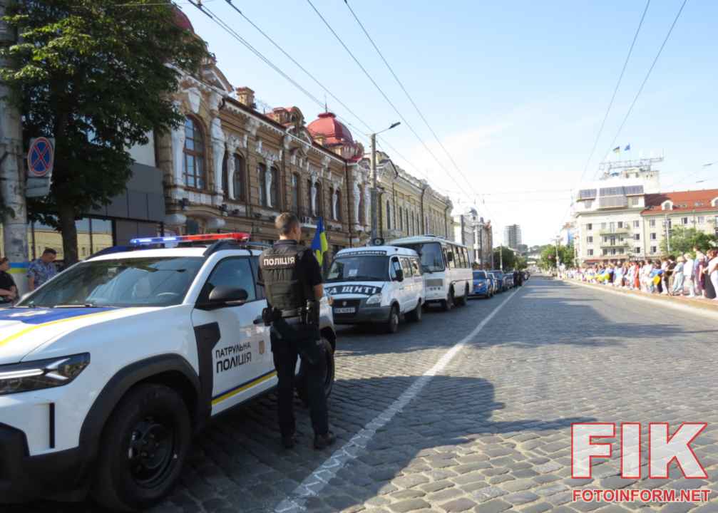 Церемонія прощання із загиблими військовими Сергієм Правилом, Володимиром Редькою та Максимом Жукаріним у Кропивницькому на площі Героїв Майдану, 7 липня