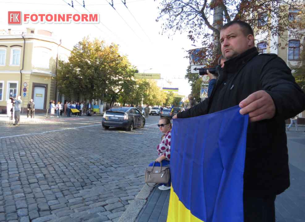 Траурний кортеж та вшанування пам'яті загиблого воїна Дениса Фандо у Кропивницькому, фото Ігоря Філіпенка