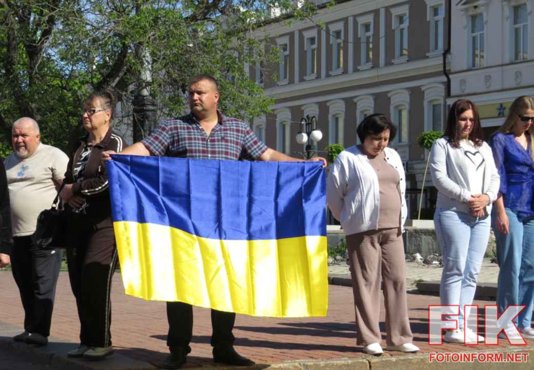 Церемонія прощання із загиблими воїнами на площі Героїв Майдану у Кропивницькому