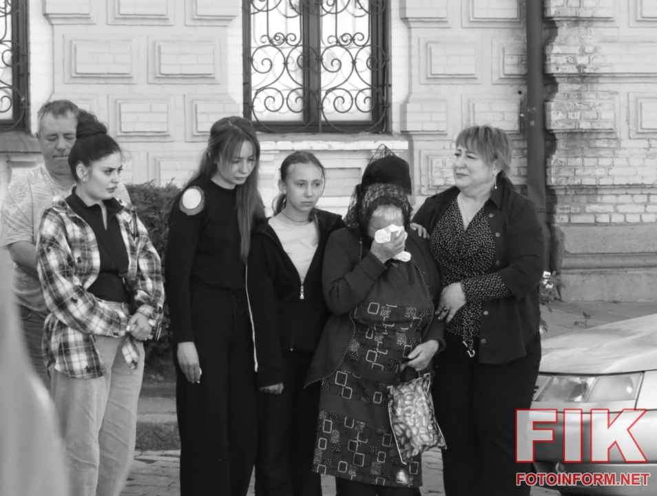 Церемонія прощання із загиблими воїнами на площі Героїв Майдану у Кропивницькому