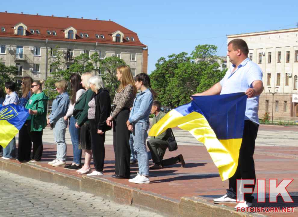 Церемонія прощання з чотирма загиблими військовими на площі Героїв Майдану у Кропивницькому