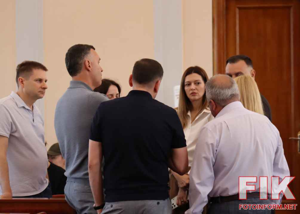 депутати Кропивницької міської ради на 44 засіданні дев’ятої сесії