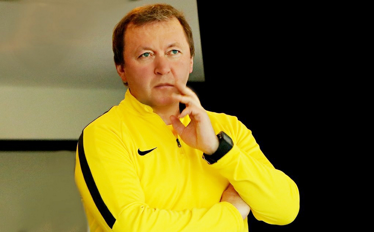 Поясний портрет Володимира Шарана, головного тренера ФК «Олександрія»